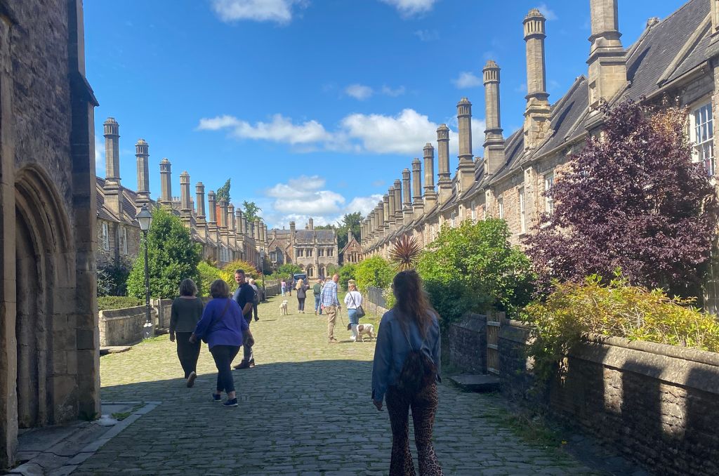 qué ver en wells en un día calle más antigua