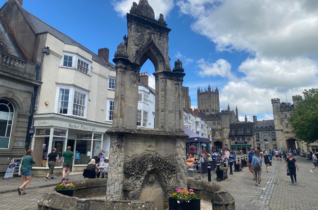 qué ver en wells en un día centro de la ciudad